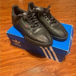 Yeezys Calabasas Powerhouse